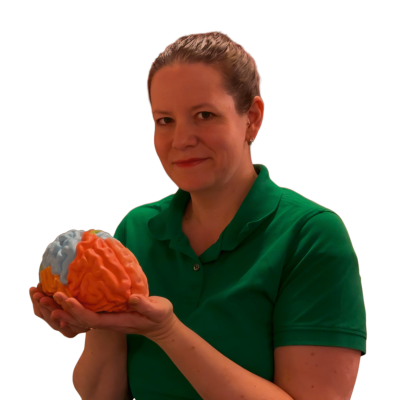 Kathrin Senn mit Gehirn symbolisch für Lernschwierigkeiten schulprobleme